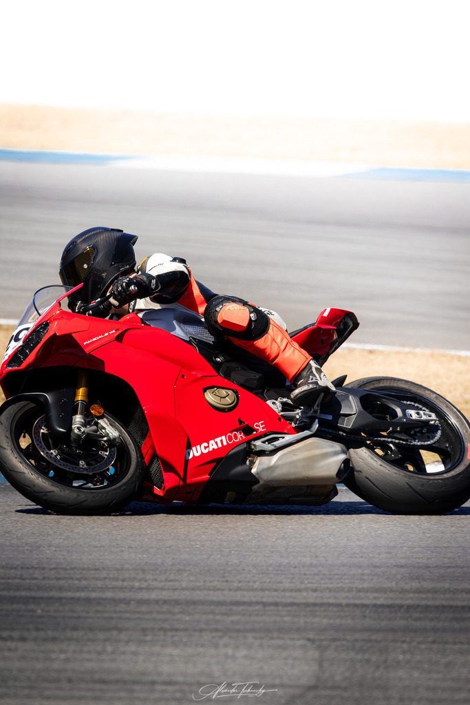 Ducati Trackday Hockenheimring 2026 | Entdecken Sie die faszinierende Welt von Alexander Tschuncky Arts: Kreative Fotografie, atemberaubende Automobilkunst und hochwertiger Bilderdruck. Lassen Sie sich inspirieren! - Realisiert mit Pictrs.com