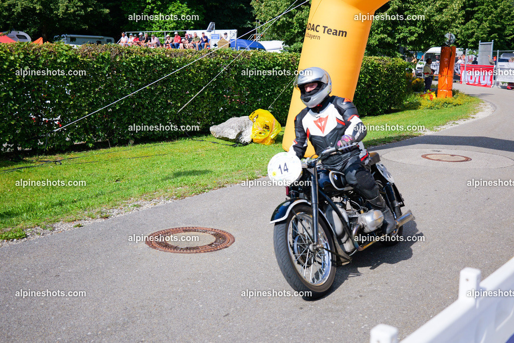 P1025940 | Erleben Sie atemberaubende, hochqualitative Fotos Ihrer Fahrt entlang der malerischen Alpenstraßen. Besuchen Sie alpineshots.com, um professionelle Aufnahmen Ihrer unvergesslichen Reise zu finden und zu kaufen - Realisiert mit Pictrs.com