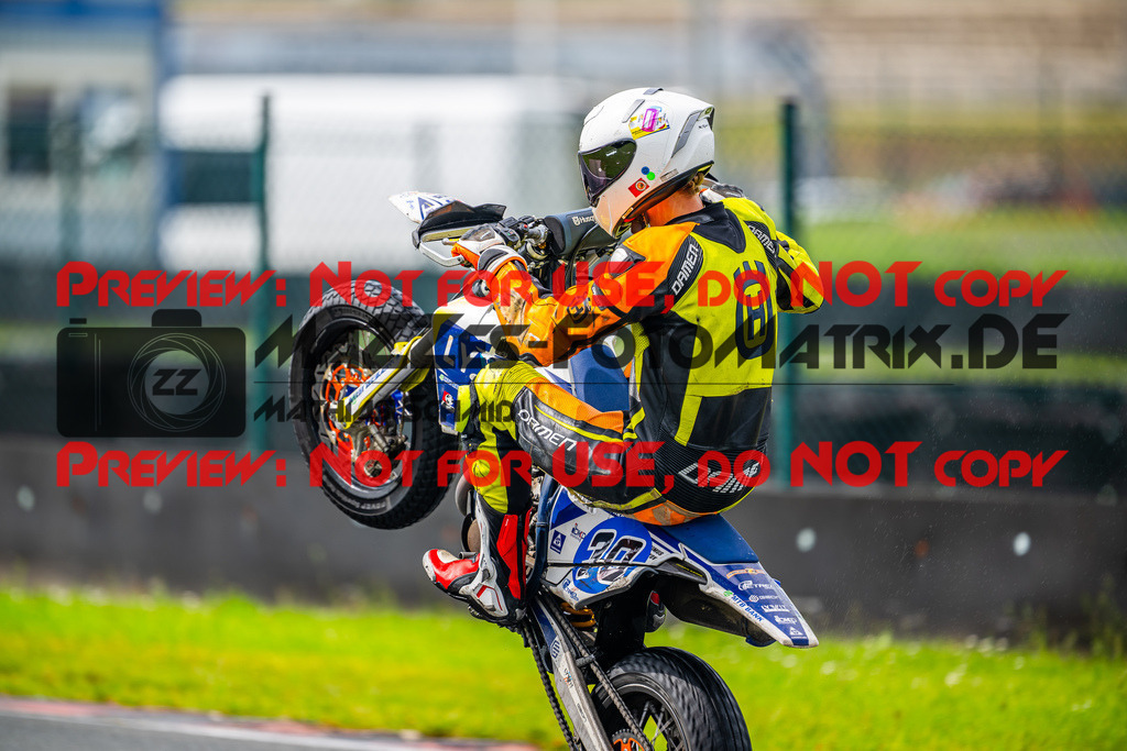 MaZZes_FotoMatrix_240621_6007705_1810 | ROT