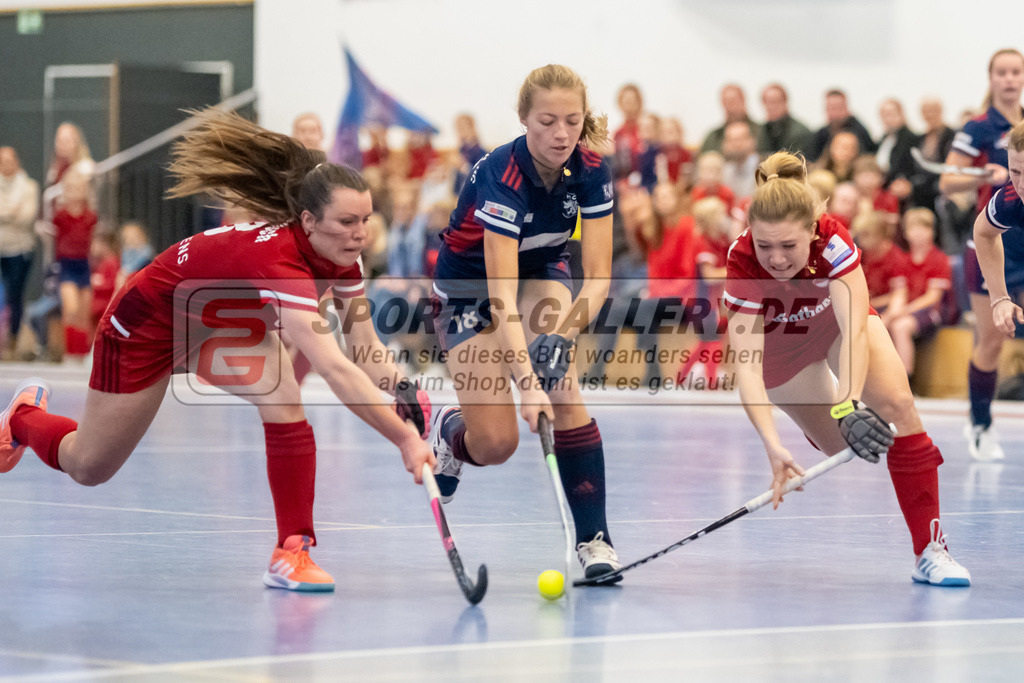 SFE_20221127_0120 | 1. Bundesliga Hockey Damen Düsseldorfer HC - Rot-Weiss Köln am 27.11.2022 in Düsseldorf (Düsseldorfer Hockeyclub 1905 e.V.), Photo: Stephan Fehrmann 2022 (Sports-Gallery),Camille Nobis ( Rot-Weiss Köln #17 )