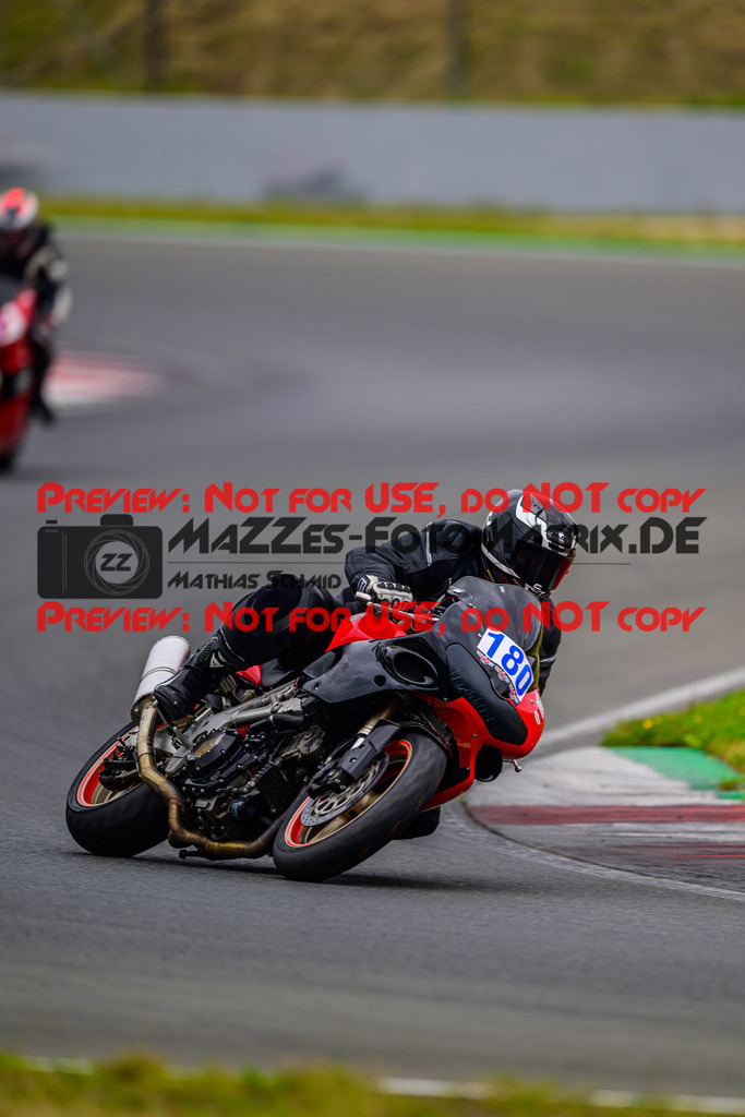 MaZZes_FotoMatrix_240724_6007705_7916 | BLAU