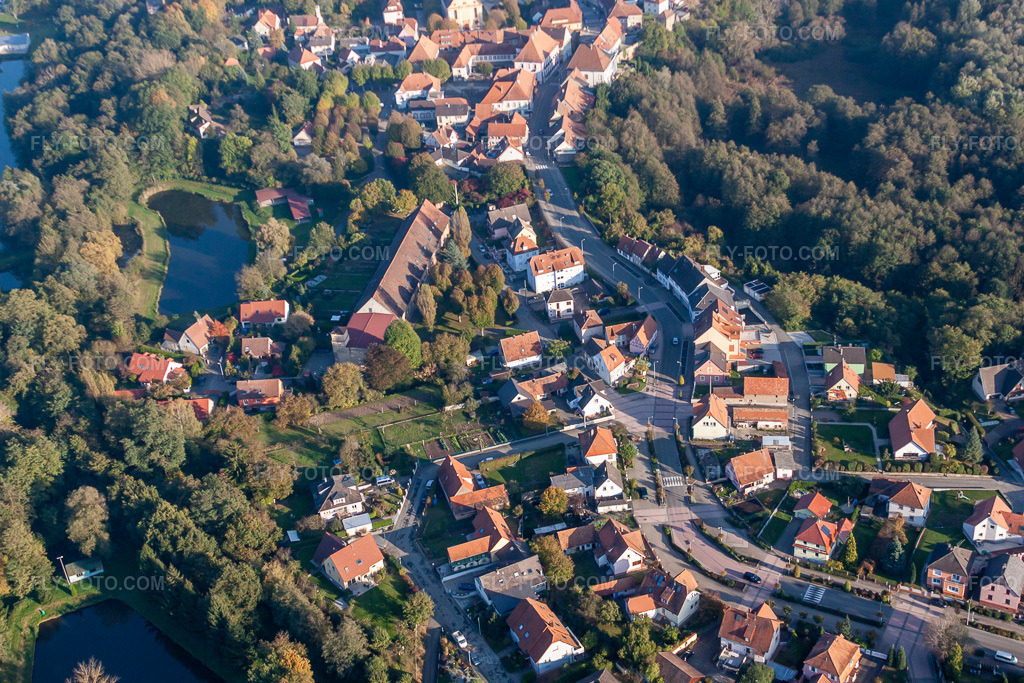 Aerial view: View of the town in the district Neulauterburg in Lauterbourg in the state Bas-Rhin, France.Photo: IMG_45946.jpg taken on 10/23/2011 by Werner Riehm/FLY-FOTO.comResolution of the original: 4752 x 3168 px