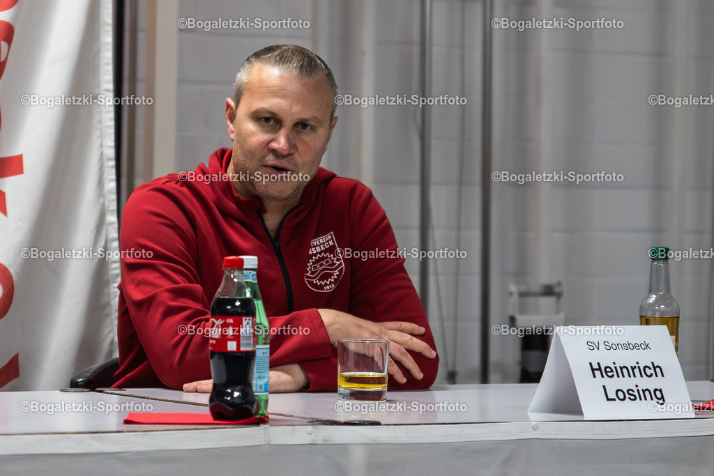 Fussball, Niederrheinpokal, SV Sonsbeck - MSV Duisburg, 16.11.2025, Willy-Lemkens-Sportpark | 16.11.2025, Fussball, Niederrheinpokal, SV Sonsbeck - MSV Duisburg: Heinrich Losing - Realisiert mit Pictrs.com