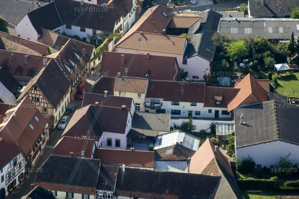 Luftbild: Hauptstr in Birkweiler im Bundesland Rheinland-Pfalz in Deutschland. Foto: IMG_8410.jpg vom 07.10.2007 durch Werner Riehm/FLY-FOTO.de