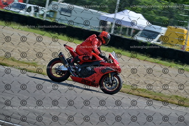 26BT02-0745 | markuskiefer.com - Realisiert mit Pictrs.com