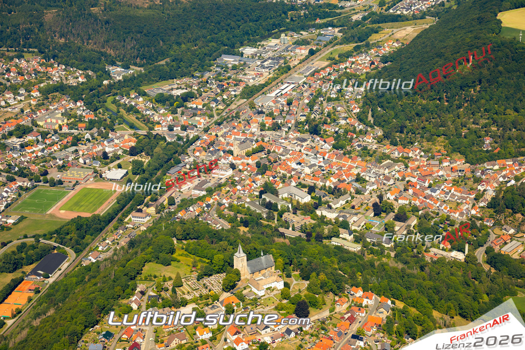 Das Luftbild der Stadt Marsberg wurde 2022 vom Flugzeug heraus erstellt (keine Drohnen-Aufnahmen) Aufnahmehöhe ca.450 Meter- hohe Bildauflösung und Druck-Qualität. Garantiert!