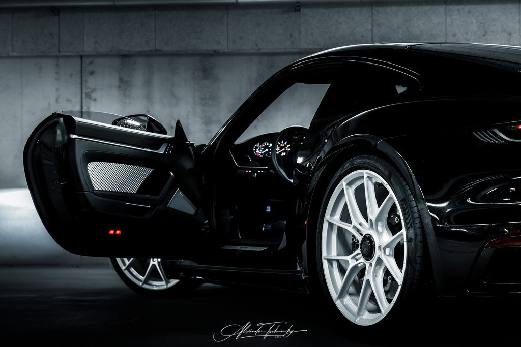 911 Turbo 992 | Entdecken Sie die faszinierende Welt von Alexander Tschuncky Arts: Kreative Fotografie, atemberaubende Automobilkunst und hochwertiger Bilderdruck. Lassen Sie sich inspirieren! - Realisiert mit Pictrs.com