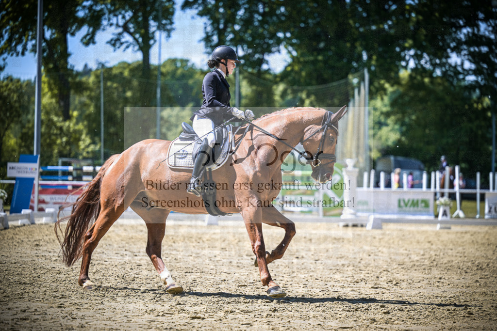DOS_9423 | Entdecke hochwertige Reitturnierfotos von Foto Oger. Professionell, emotional und authentisch – jetzt Lieblingsmomente im Shop bestellen.Deutschlandweite Turnierfotografie. - Realisiert mit Pictrs.com