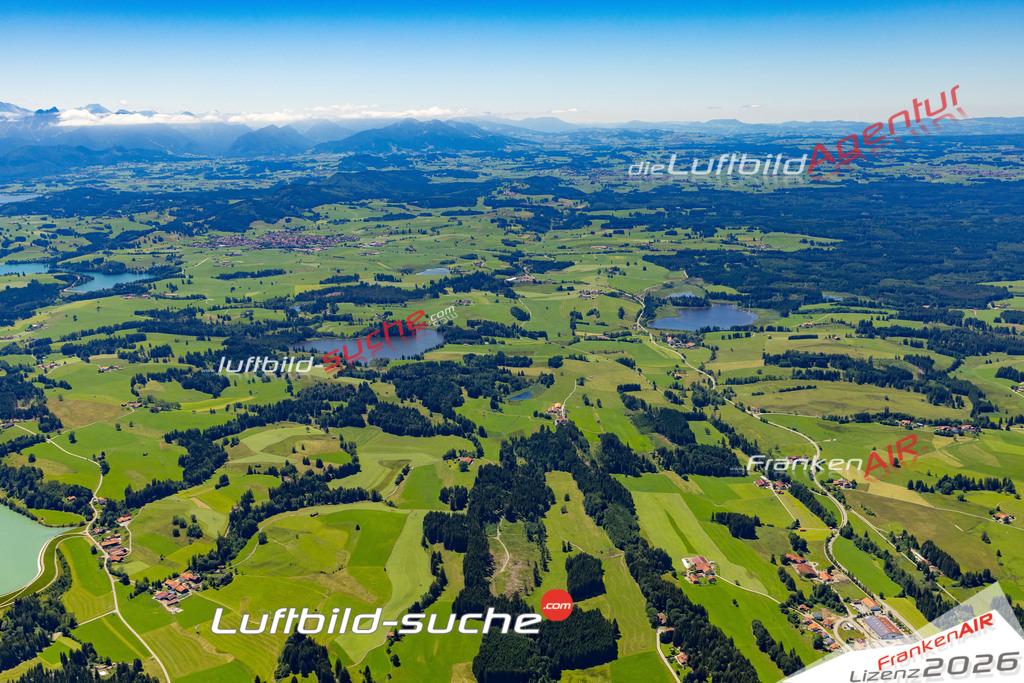 Die Luftaufnahme Schmutter Weiher - Roßhaupten wurde 2022 vom Flugzeug aus (keine Drohne) erstellt. Hohe Auflösung -für große Poster und Wandbilder geeignet - Garantiert!