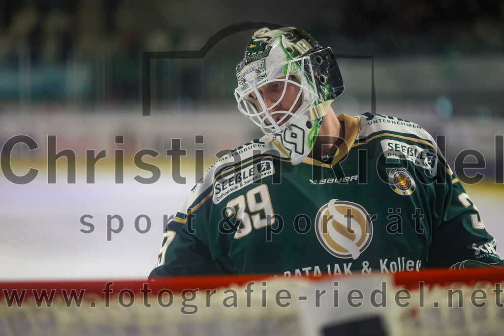 2026-01-18_091_TSV_Erding_gegen_Selber_Woelfe | Erding, Deutschland, 18.01.2026:Eishockey, Oberliga Süd 2025 / 2026, 38. Spieltag, TSV Erding gegen Selber Wölfe, Endergebnis: 2:3 n.V.Torwart Leon Meder (Erding Gladiators, #39)Foto: Christian Riedel / fotografie-riedel.net