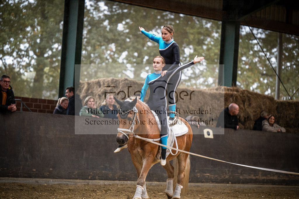 DOS_0353 | Entdecke hochwertige Reitturnierfotos von Foto Oger. Professionell, emotional und authentisch – jetzt Lieblingsmomente im Shop bestellen.Deutschlandweite Turnierfotografie. - Realisiert mit Pictrs.com