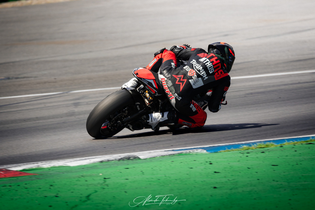 Ducati Trackday Hockenheimring 2026 | Entdecken Sie die faszinierende Welt von Alexander Tschuncky Arts: Kreative Fotografie, atemberaubende Automobilkunst und hochwertiger Bilderdruck. Lassen Sie sich inspirieren! - Realisiert mit Pictrs.com