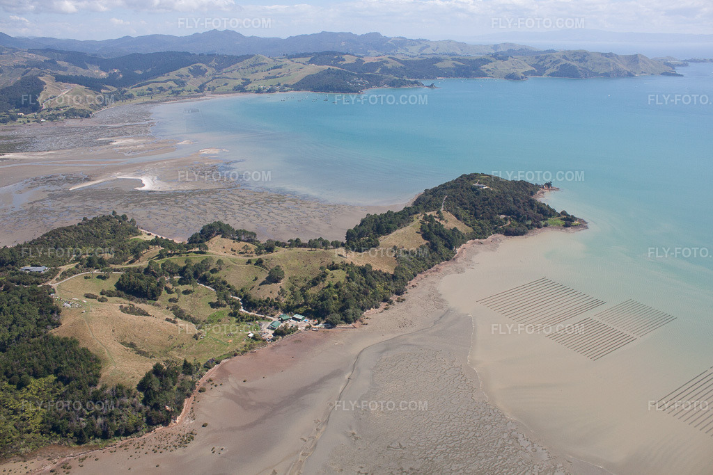 Aerial view: View of the town in the district Preece Point in Coromandel in the state Waikato, New Zealand. – Photo: IMG_55758.jpg taken on 01/12/2013 by Werner Riehm/FLY-FOTO.com – Resolution of the original: 4752 x 3168 px