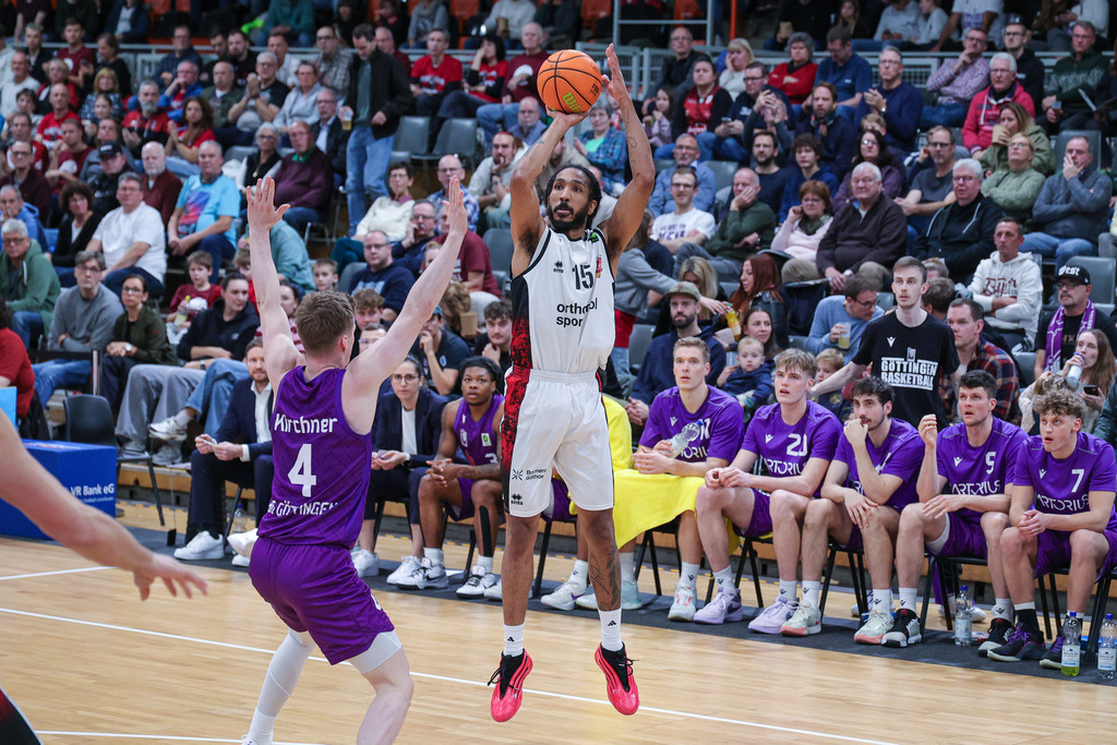 Pro A BAYER GIANTS vs BG Göttingen-124 | Fotos von Basketballspielen aus dem Raum NRW fotografiert von Gero Mueller-Laschet und Daniel Schaefer - Realisiert mit Pictrs.com