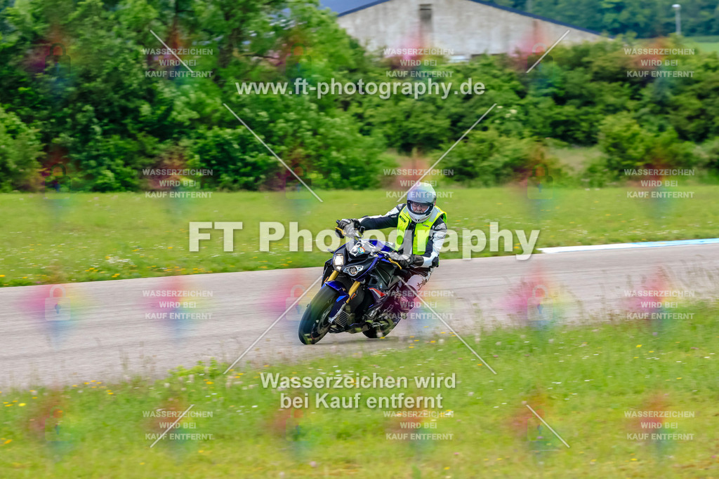 MotoTeam-3129 | Hier findet Ihr Bilder von Touristenfahrten auf der Nürburgring Nordschleife oder von anderen Veranstaltungen die ich besucht habe. Viel Spass beim Durch Schauen 