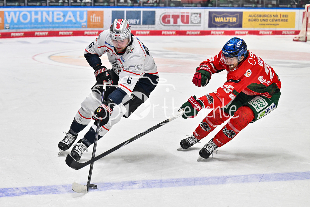Augsburger Panther - Nürnberg Ice Tigers | AUGSBURG, GERMANY - 28. NOVEMBER: im Duell Julius KARRER (Nürnberg Ice Tigers 6) und Christian HANKE (Augsburger Panther 25) beim Ligaspiel zwischen den Augsburger Panthern und den Nürnberg Ice Tigers am 23. Spieltag der Penny DEL im Curt Frenzel Stadion