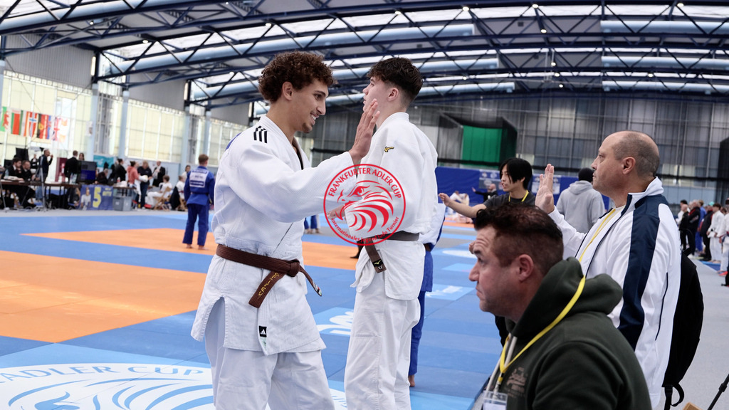 MVI_7707-7 | Fotos vom Adler Cup - Pictures from Adler Cup

Hier findet Ihr alle Eindrücke und großen Momente der Adler Cup Wochenenden. Here you will find all impressions and great moments of the Adler Cup weekends. - Realisiert mit Pictrs.com