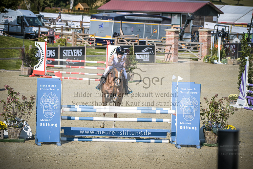 DOS_0811 | Entdecke hochwertige Reitturnierfotos von Foto Oger. Professionell, emotional und authentisch – jetzt Lieblingsmomente im Shop bestellen. - Realisiert mit Pictrs.com