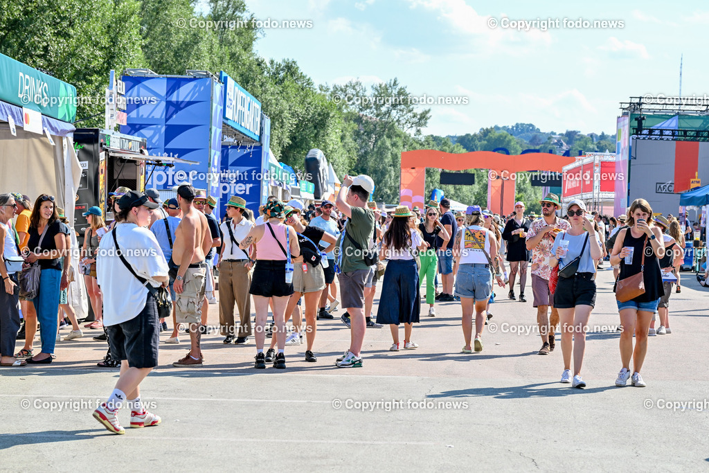 Lido Sounds Festival Linz 2024_ 28.06.2024-54 | 28.06.2024, Linz, AUT, Lido Sounds Festival Linz 2024, im Bild Besucher, Menschen, Musik, Festival