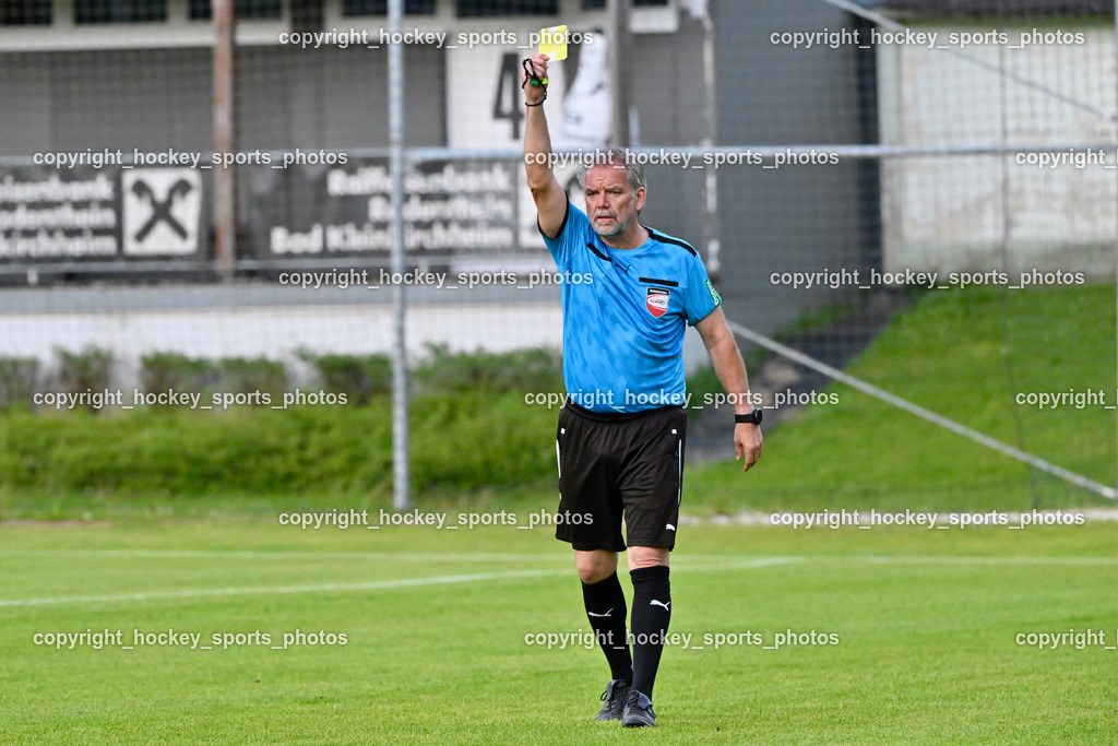 WSG Radenthein vs. URC Thal Assling | David Albert Berger Referee, Gelbe Karte, WSG Radenthein vs. URC Thal Assling, WSG Radenthein vs. URC Thal Assling am 30.05.2025 in Radenthein (Sportplatz Radenthein), Austria, (Photo by Bernd Stefan)