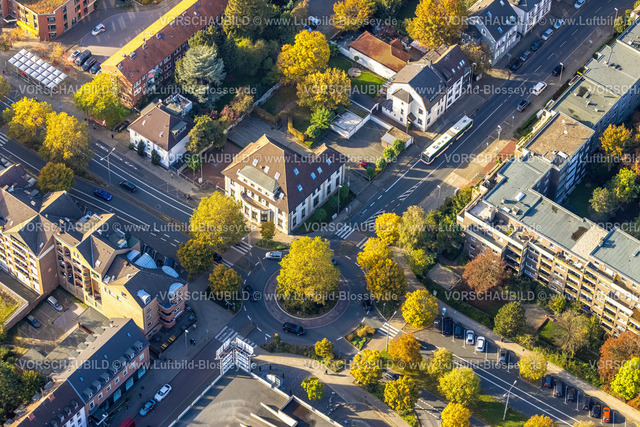 Gladbeck221005730 | Luftbild, Kreisverkehr Buersche Straße, Bäume in Herbstfarben, Gladbeck, Ruhrgebiet, Nordrhein-Westfalen, Deutschland