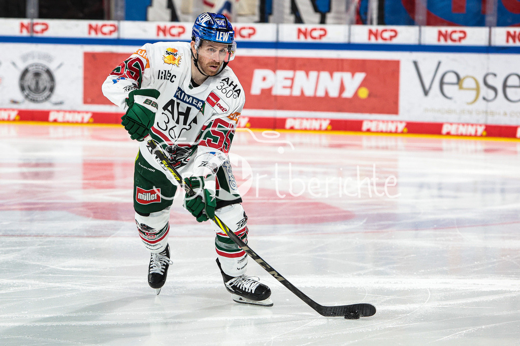 Nuernberg ICE Tigers - Augsburger Panther | David WARSOFSKY (AEV #55) am Puck