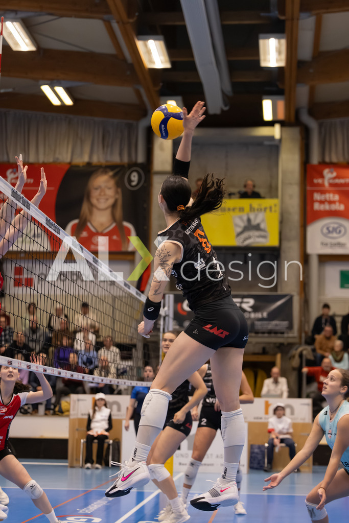 Volleyball I Frauen I Saison 2025-2026 I Volleyball NLA | Women I Round 16 I VC Kanti Schaffhausen - Viteos NUC I 31.01.2026 | 8 Attieh Gabrielle (CA) (Viteos NUC) – Außenangriff - Realisiert mit Pictrs.com