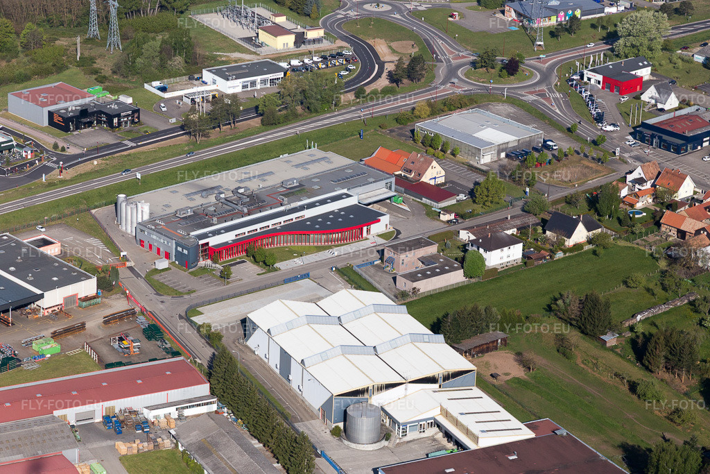 Vue aérienne: Vue de la ville à Gundershoffen dans le département Bas Rhin, France. Photo: IMG_099407.jpg prise le 30/04/2017 par Werner Riehm/FLY-FOTO.euRésolution de l'original: 5472 x 3648 px