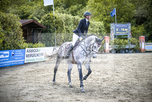 DOS_2821 | Entdecke hochwertige Reitturnierfotos von Foto Oger. Professionell, emotional und authentisch – jetzt Lieblingsmomente im Shop bestellen. - Realized with Pictrs.com