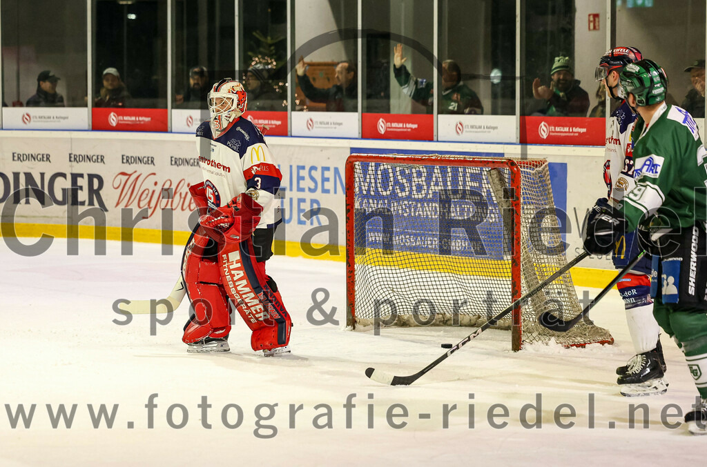 2024-01-05_148_TSV_Erding_gegen_VfE_Ulm-Neu-Ulm | Erding, Deutschland, 05.01.2024:
Eishockey, Bayernliga Vorrunde 2023 / 2024, 22. Spieltag, TSV Erding gegen VfE Ulm/Neu-Ulm, Endergebnis: 7:6

Torwart David Heckenberger (VfE Ulm/Neu-Ulm e. V., #3)

Foto: Christian Riedel / fotografie-riedel.net