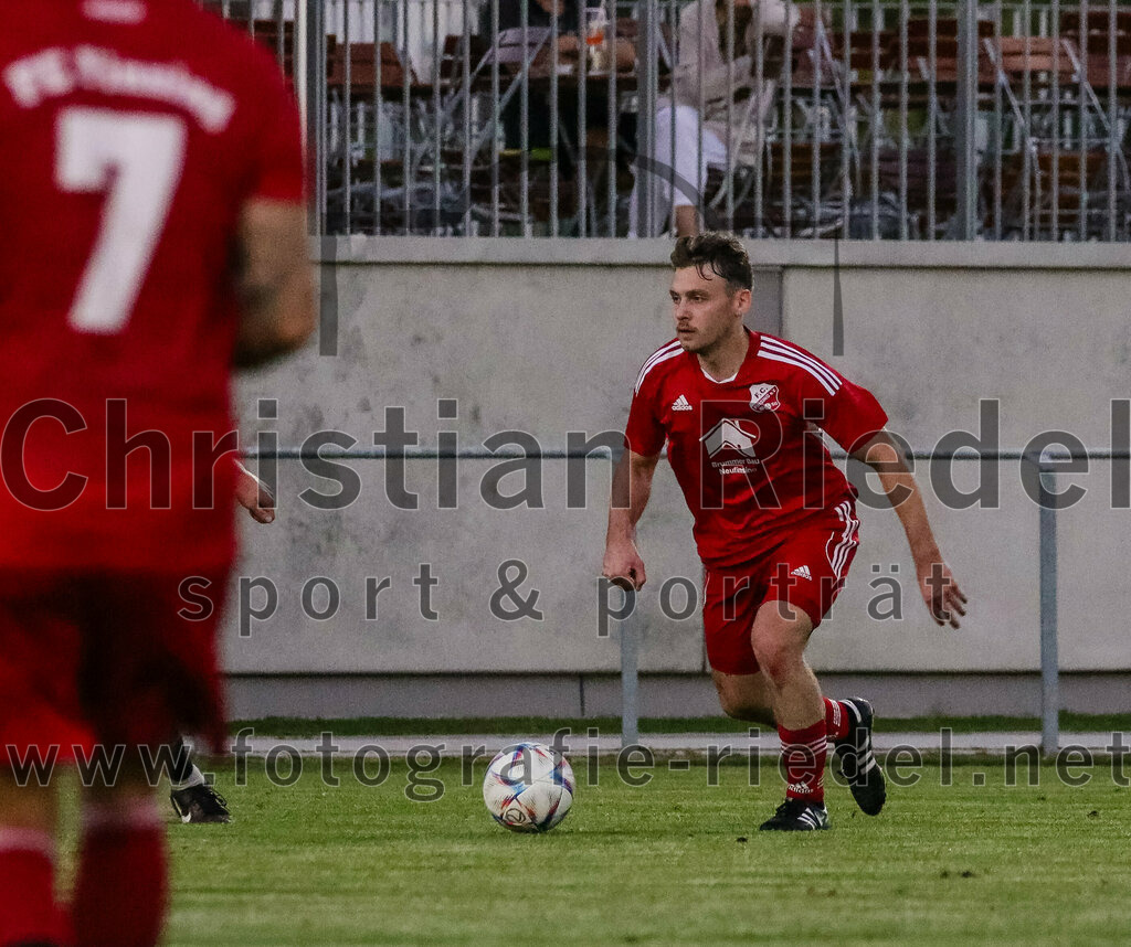 2023-09-07_093_FC_Finsing_gegen_FC_Moosinning_II | Finsing, Deutschland, 07.09.2023:
Fußball, Kreisliga 2023 / 2024, 8. Spieltag, FC Finsing gegen FC Moosinning II, Endergebnis: 3:0

Patrick Forchhammer (FC Finsing, #13)

Foto: Christian Riedel / fotografie-riedel.net