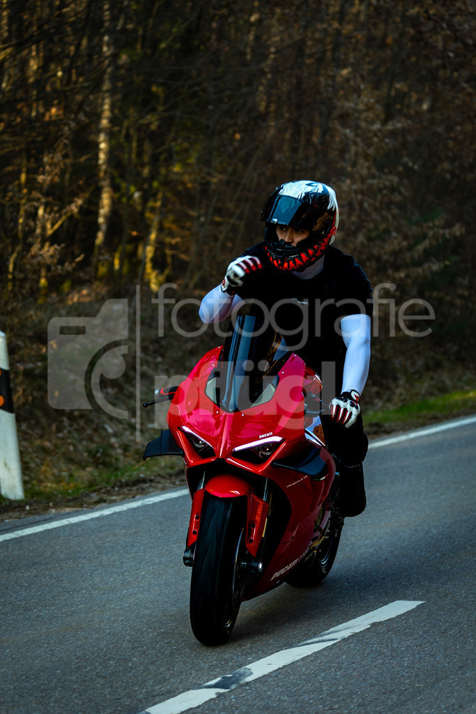 001A4546 | fotografie-pfluegl - Realisiert mit Pictrs.com