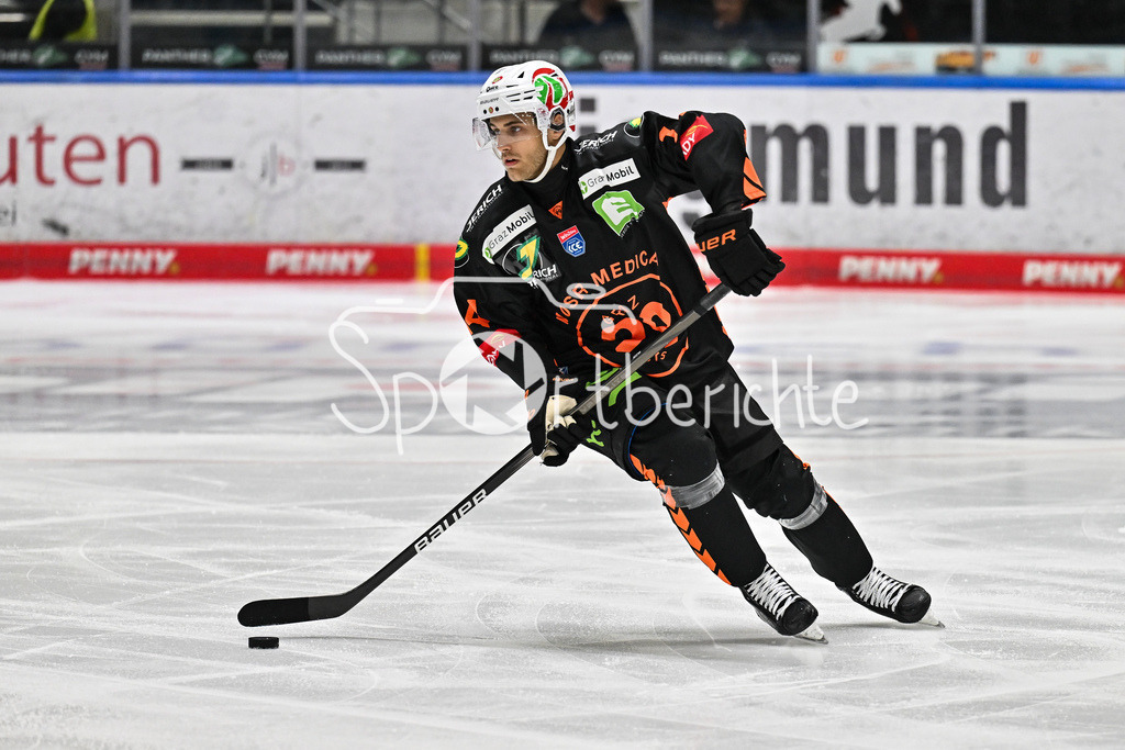 Augsburger Panther - Moser Medical Graz99ers | am Puck Kilian ZÜNDEL (Graz99ers 14) / Einzelfoto / Freisteller / Testspiel: Augsburger Panther - Moser Medical Graz99ers; Curt Frenzel Stadion am 31.08.2025