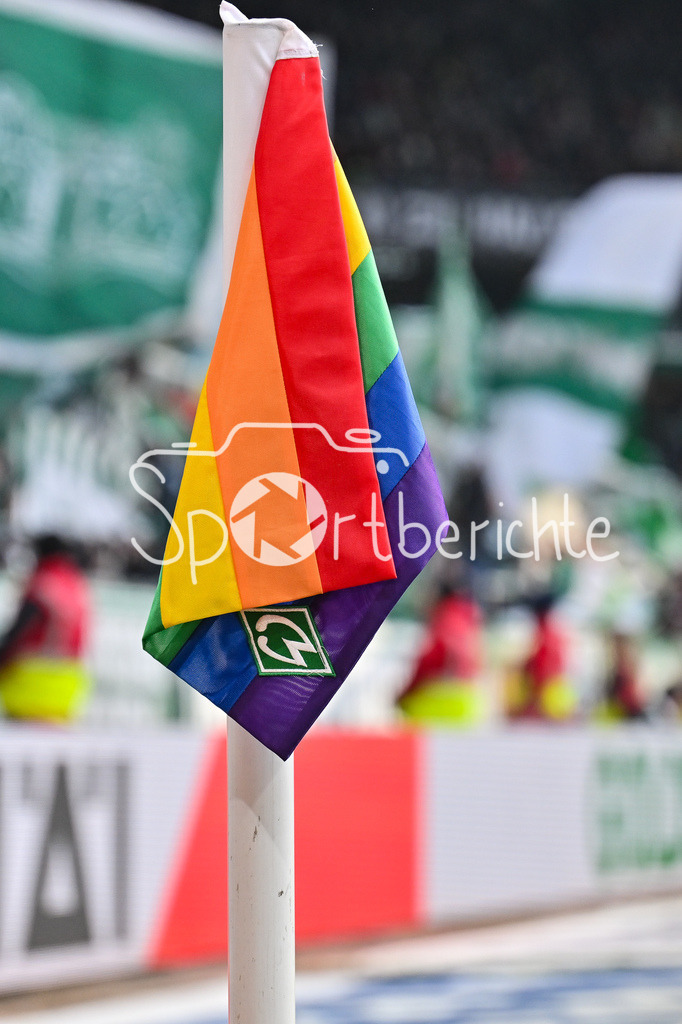 SV Werder Bremen - FC Bayern München | BREMEN, GERMANY - 14. FEBRUARY: im Bild die Regenbogenfahne im Weserstadion / Regenbogen Eckfahne / Symbolbild / Symbolfoto während dem Bundesligamatch zwischen dem SV Werder Bremen und dem FC Bayern München am 22. Spieltag im Weserstadion / DFL REGULATIONS PROHIBIT ANY USE OF PHOTOGRAPHS AS IMAGE SEQUENCES AND/OR QUASI-VIDEO
