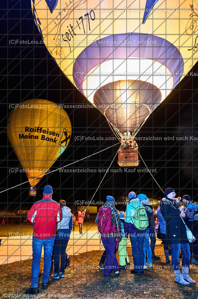 ALP0569_Nacht der Ballone_Lackenhof | (C)FotoLois.com, Alois Spandl, 'Nacht der Ballone' des Ballonclub ÖTSCHERLAND in Lackenhof/Weitental, gemeinsame Veranstaltung mit Tourismusverband ÖTSCHER, Mi 28. Dezember 2022.
