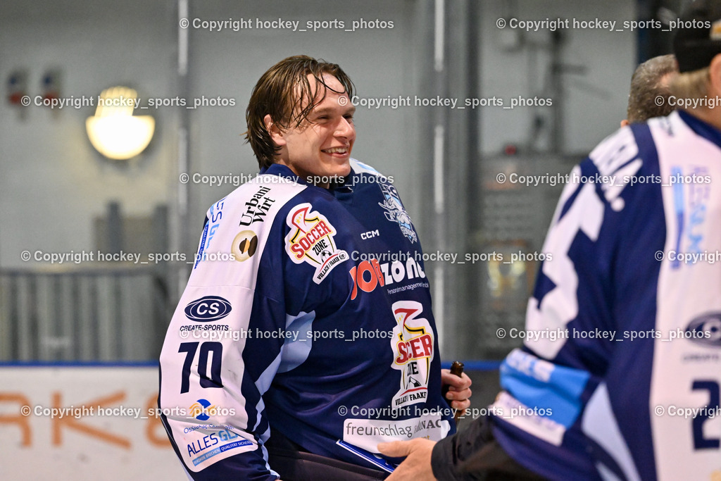 ESC SOCCERZONE STEINDORF vs. 1. EHC Althofen | #70 Moser Lukas ESC Steindorf, ESC SOCCERZONE STEINDORF vs. 1. EHC Althofen, Siegerehrung ESC SOCCERZONE STEINDORF & 1. EHC Althofen am 08.03.2025 in Steindorf (Ossiachersee Halle), Austria, (Photo by Bernd Stefan)