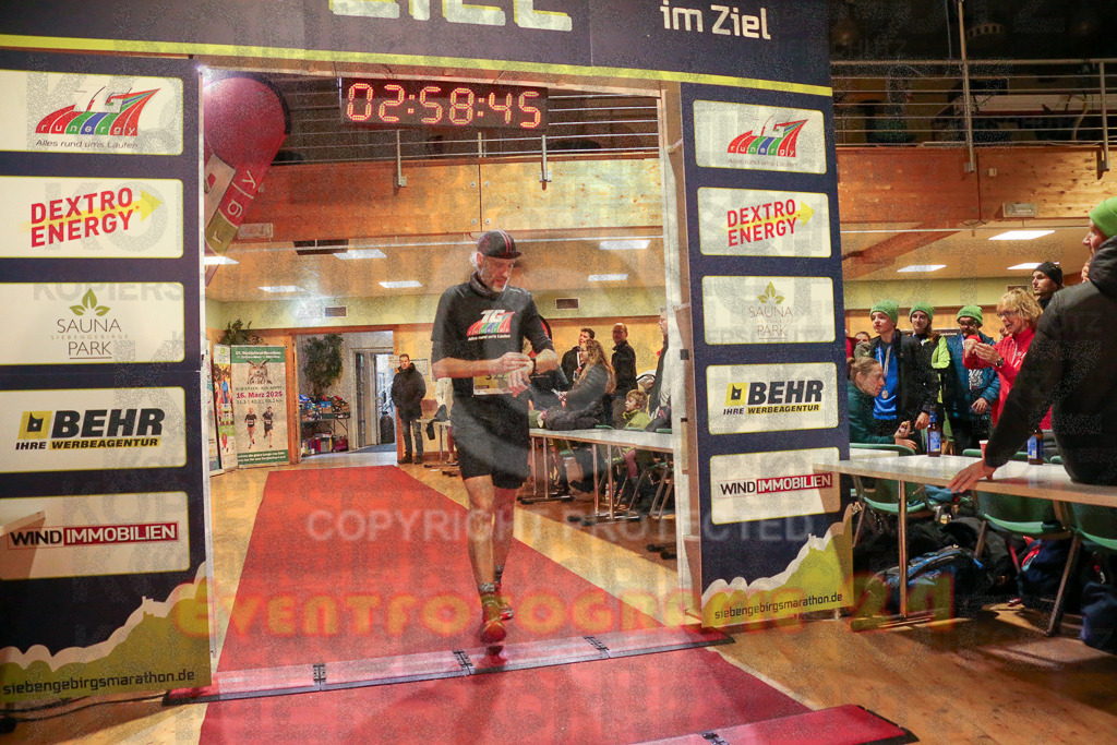 241208_1201_EX1_7158 | Sportfotografie im Rhein-Sieg Kreis, Köln, Bonn, NRW, Rheinland Pfalz, Hessen, etc. Unser Tätigkeitsfeld umfasst den Laufsport vom Volkslauf über den Marathon, Duathlon, Triathon bis zum Ultralauf wie Kölnpfad Ultra oder Schindertrail.