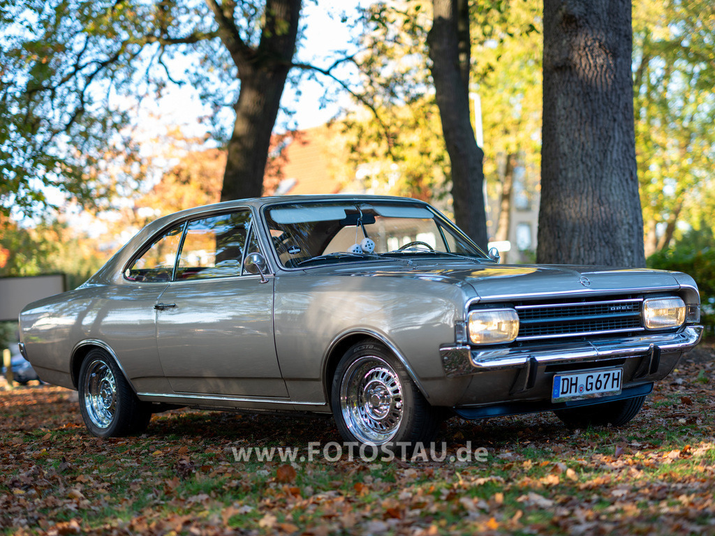 20251018-00251 | Erleben Sie hier die Faszination der klassischen Fahrzeuge in Bildern und lassen sich begeistern! - Realisiert mit Pictrs.com