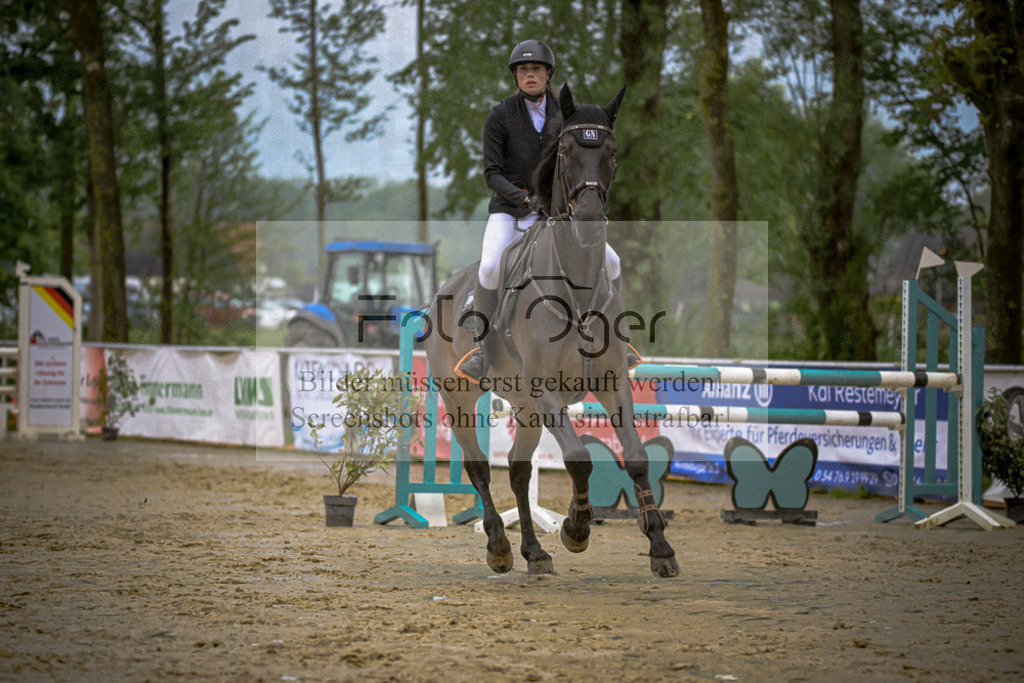 20240505-DOS_7622 | Entdecke hochwertige Reitturnierfotos von Foto Oger. Professionell, emotional und authentisch – jetzt Lieblingsmomente im Shop bestellen.Deutschlandweite Turnierfotografie. - Realisiert mit Pictrs.com