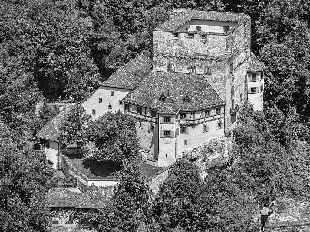 Schloss Angenstein | Das Schloss Angenstein in Duggingen BL, Schweiz. - Realisiert mit Pictrs.com