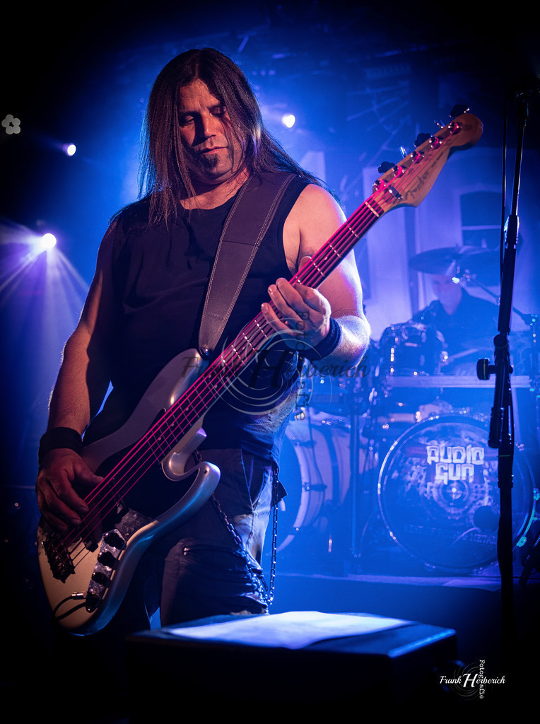 Audio Gun | Frank Herberich Fotografie, Frank Herberich, Fotografie, Hochzeit, Portrait, St. Peter Ording, Ording, Westerhever, Nordsee, Frank Fotografie, Hardheim,  Odenwald,Walldürn, Band,Eventfotografie - Realized with Pictrs.com