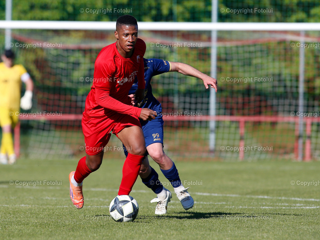 A_LUI_020526_29 | SPORT FUSSBALL REGIONALLIGA MITTE ASKOE OEDT-ATUS VELDEN IM BILD: JONATHAN ALUKWU (OEDT) UND (VELDEN) FOTO:FOTOLUI
