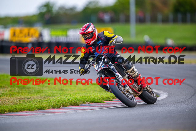 MaZZes_FotoMatrix_231001_5186 | UE40