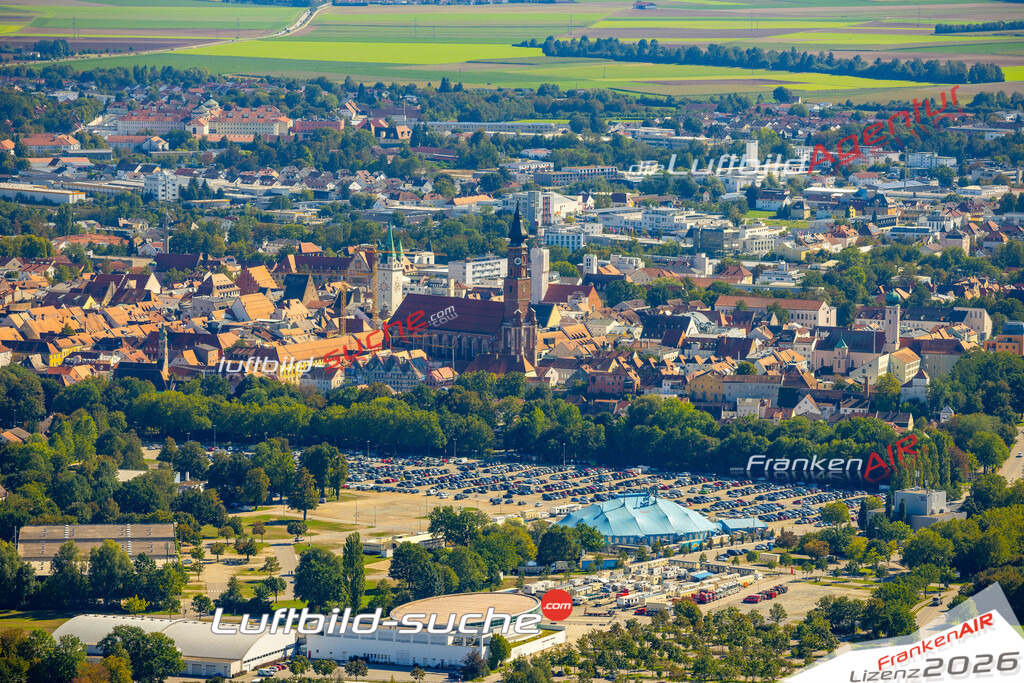 Das Luftbild zeigt : Gäubodenfest Straubing - Die Luftaufnahme wurde 2023 vom UL-Flugzeug aus erstellt ( keine Drohne ) - Hochauflösende Luftaufnahme - Für grossformatige Ausdrucke geeignet. Die Geschenkidee !Mit Lizenz und Bildrechte bestellbar
