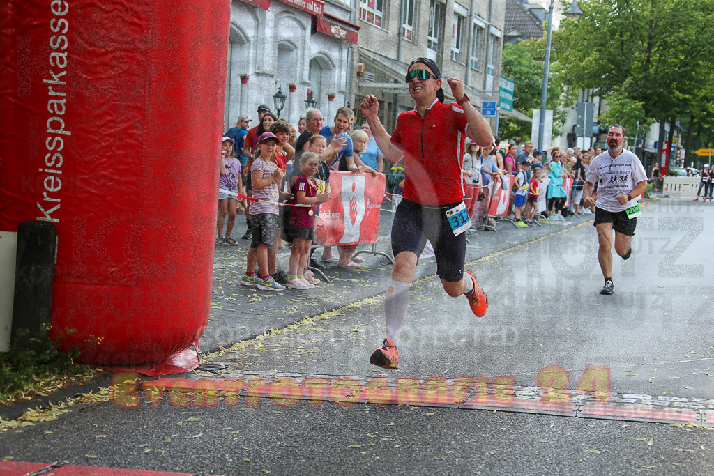220625_1707_EX1_6127 | Sportfotografie im Rhein-Sieg Kreis, Köln, Bonn, NRW, Rheinland Pfalz, Hessen, etc. Unser Tätigkeitsfeld umfasst den Laufsport vom Volkslauf über den Marathon, Duathlon, Triathon bis zum Ultralauf wie Kölnpfad Ultra oder Schindertrail.