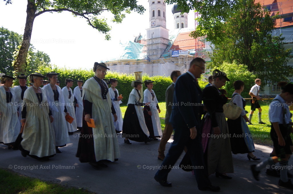 IMGP6661 | fotografiert von Axel PollmannLeonhardi Wallfahrt Benediktbeuern und Murnau, Fronleichnam, Fasching, Landschaft im Loisachtal und Benediktbeuern  - Realisiert mit Pictrs.com