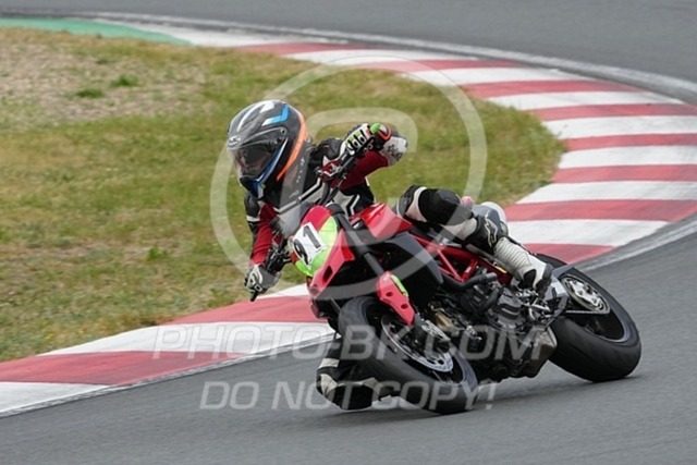 2024_05_16_PBK_16646 | Sportfotografie; SlowMotion; Video; Rennstrecke; Hafeneger; Speer; Racing; RSE; BMW; CBO; Trackday; Motorsportarena; Hockenheimring; Brno; Most; Barcelona; Valencia