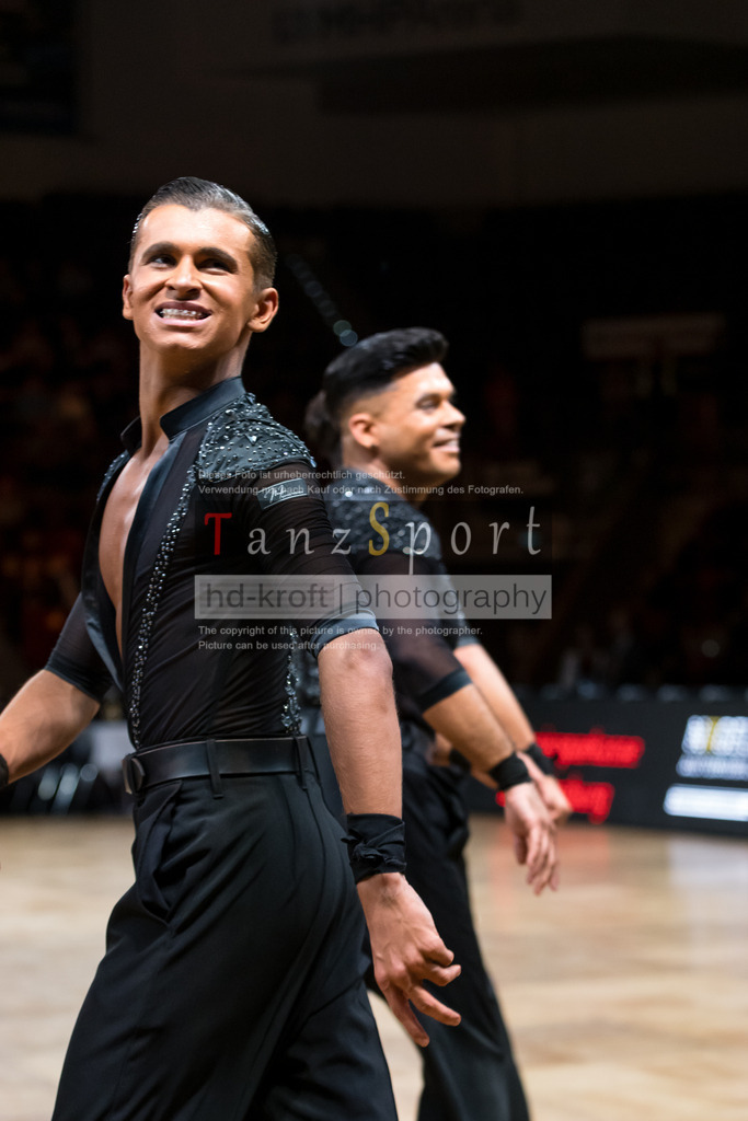 20241109_DM-Formationen_Vorrunde_1899 | Tanzsportbilder, Standardtanz, Lateintanz, WDSF, DTV, LTVB, dancecomp, goc, hessen tanzt, blaues band der spree, walzer, tango, wiener walzer, slowfox, quickstepp, samba, rumba, cha-cha-cha, paso doble. jive, hd-kroft photography, turniertanzsport