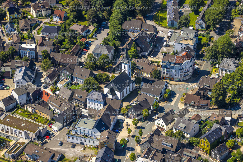 Ennepetal230800799 | Luftbild, Zwei Kreisverkehre in der Ortsmitte Milsper Straße, evang. Johanneskirche, Voerde, Ennepetal, Ruhrgebiet, Nordrhein-Westfalen, Deutschland
