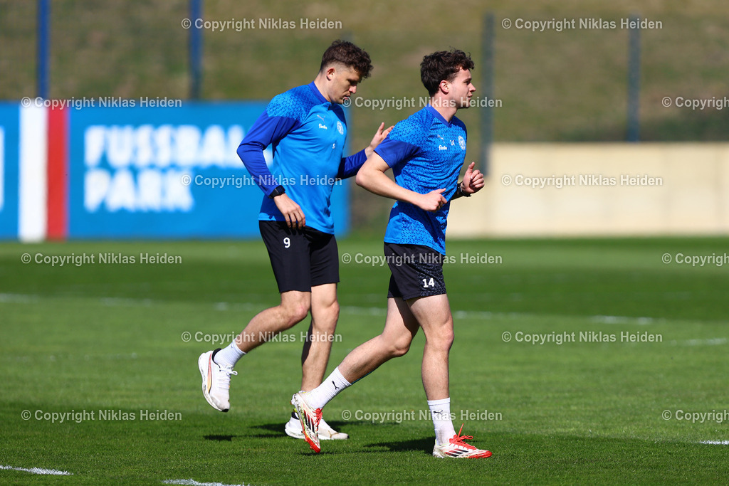 NH_HolsteinKiel_Training_08042025 | #14 Max Geschwill und #9 Benedikt Pichler (beide Holstein Kiel)Fußball I Herren I Training I Saison 2024-2025 I Holstein Kiel I 08.04.2025 I Citti-Fußballpark